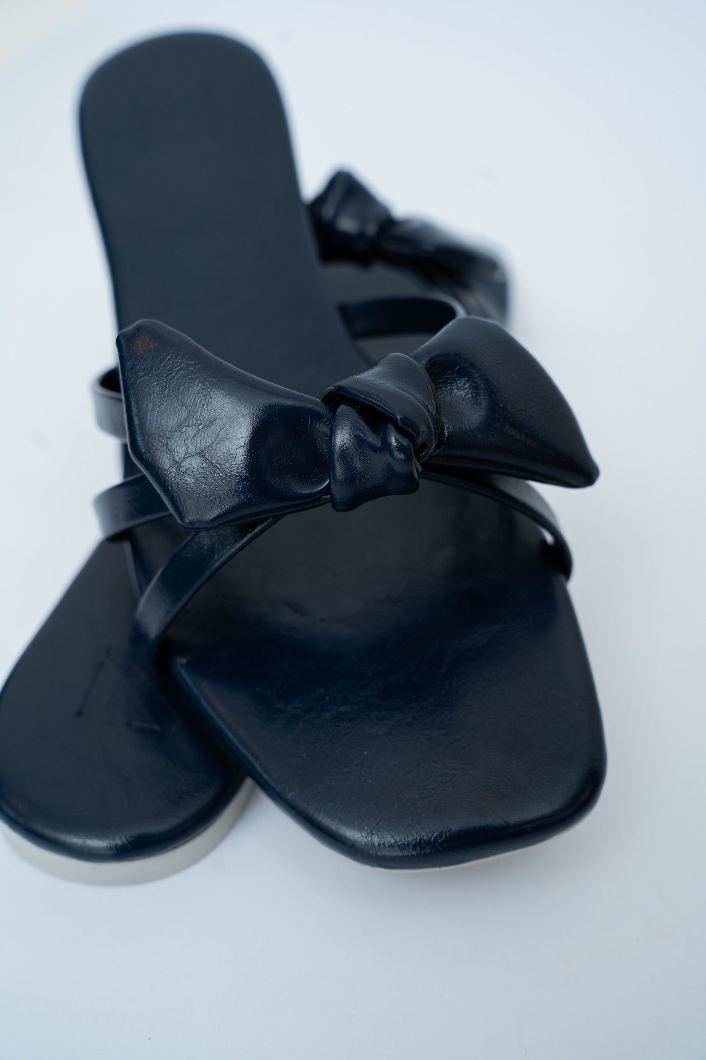 Glossy Bow flats