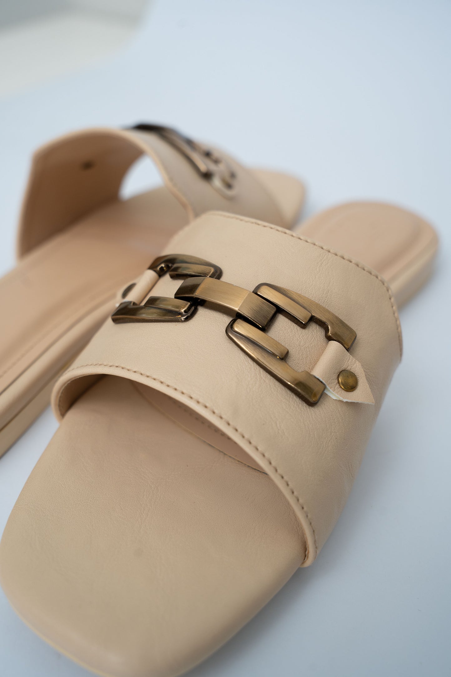 Metallic Chain Flats