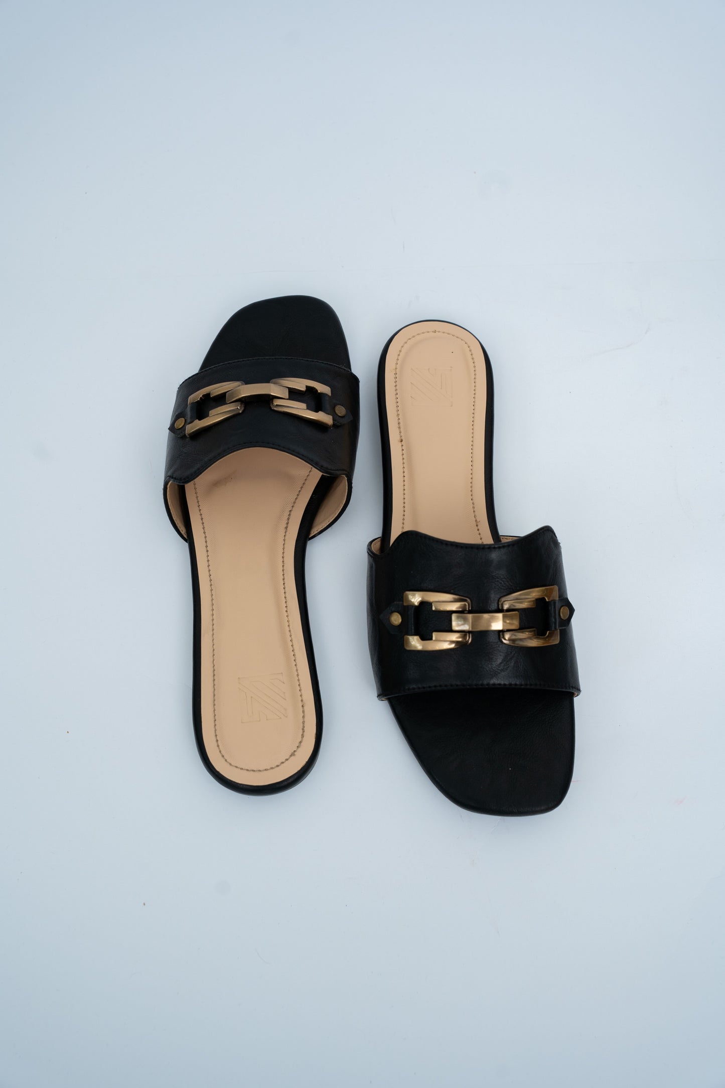 Metallic Chain Flats